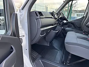 Used 2021 Nissan NV400 Tekna White - Interior and Exterior details 18