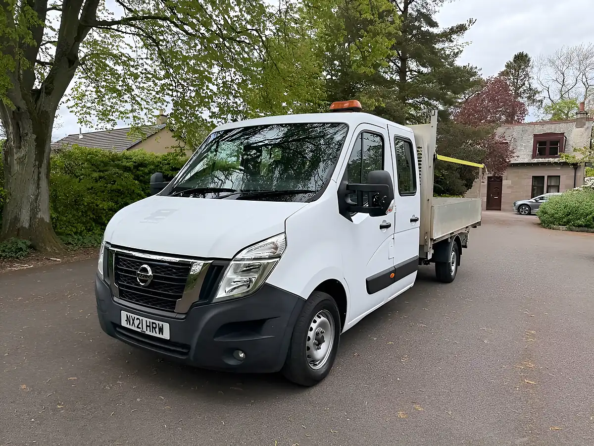 Used 2021 Nissan NV400 Tekna White - Interior and Exterior details 11