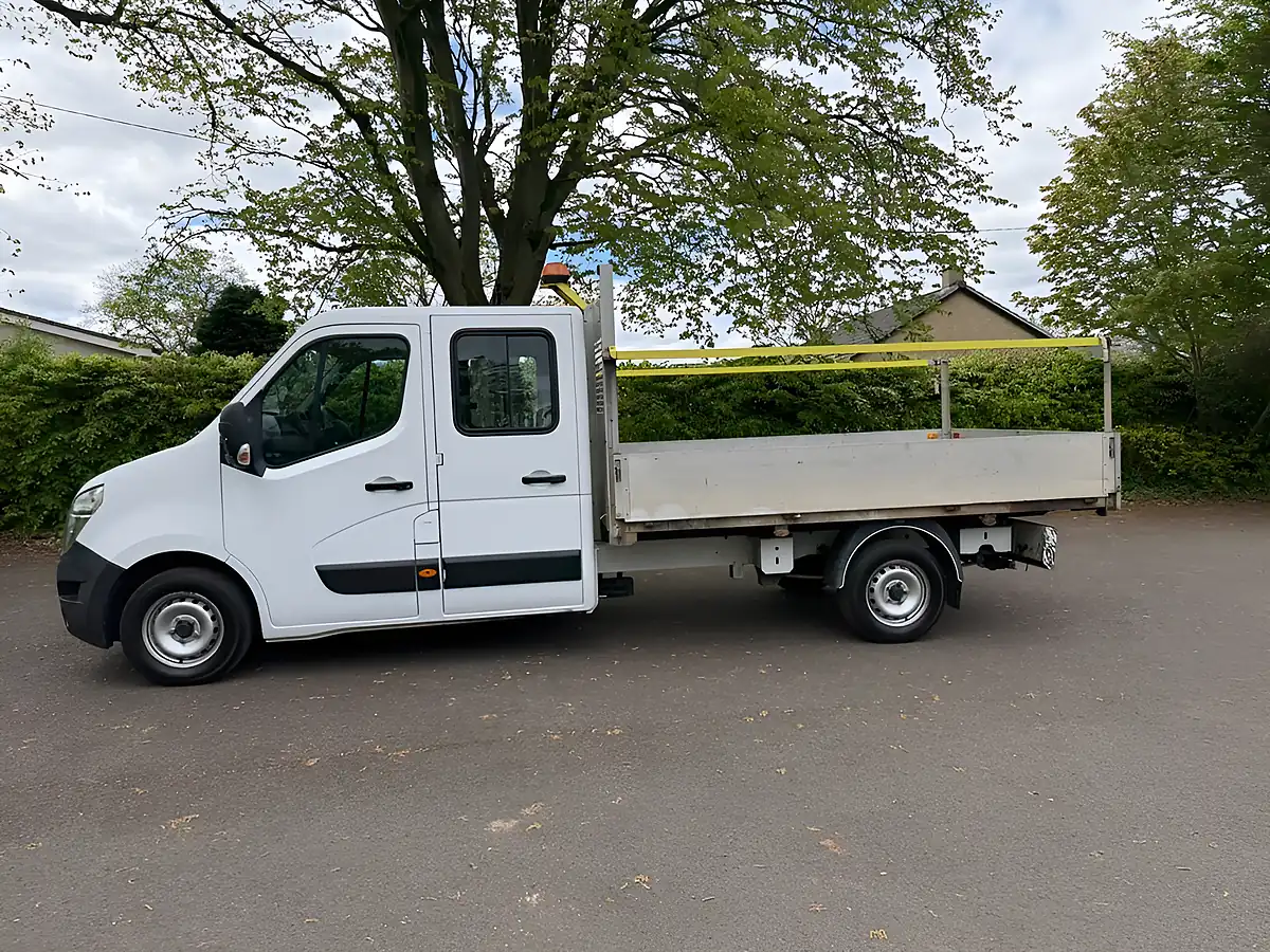 Used 2021 Nissan NV400 Tekna White - Interior and Exterior details 9