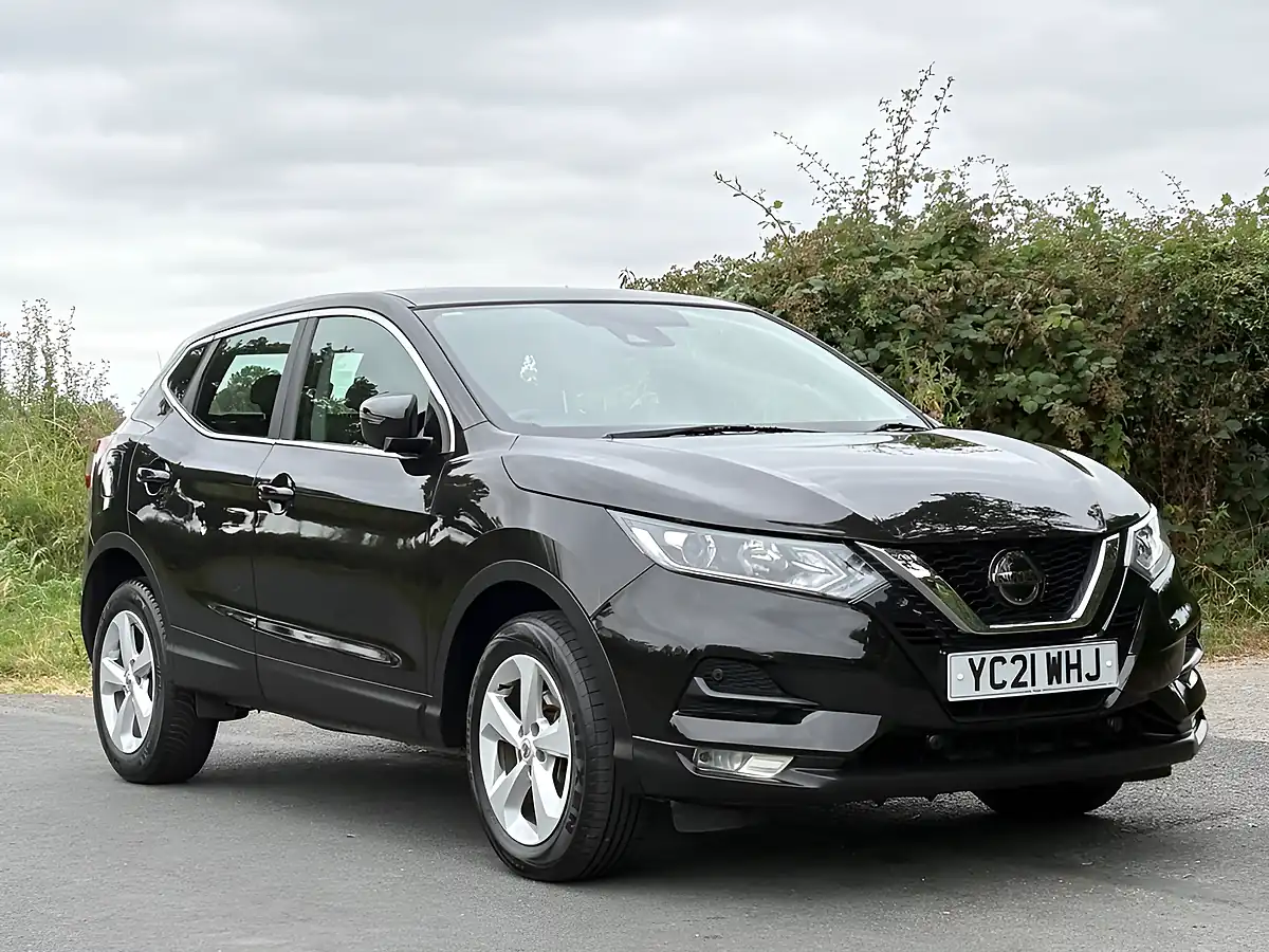 Used 2021 Nissan Qashqai Acenta Premium Black - Front View