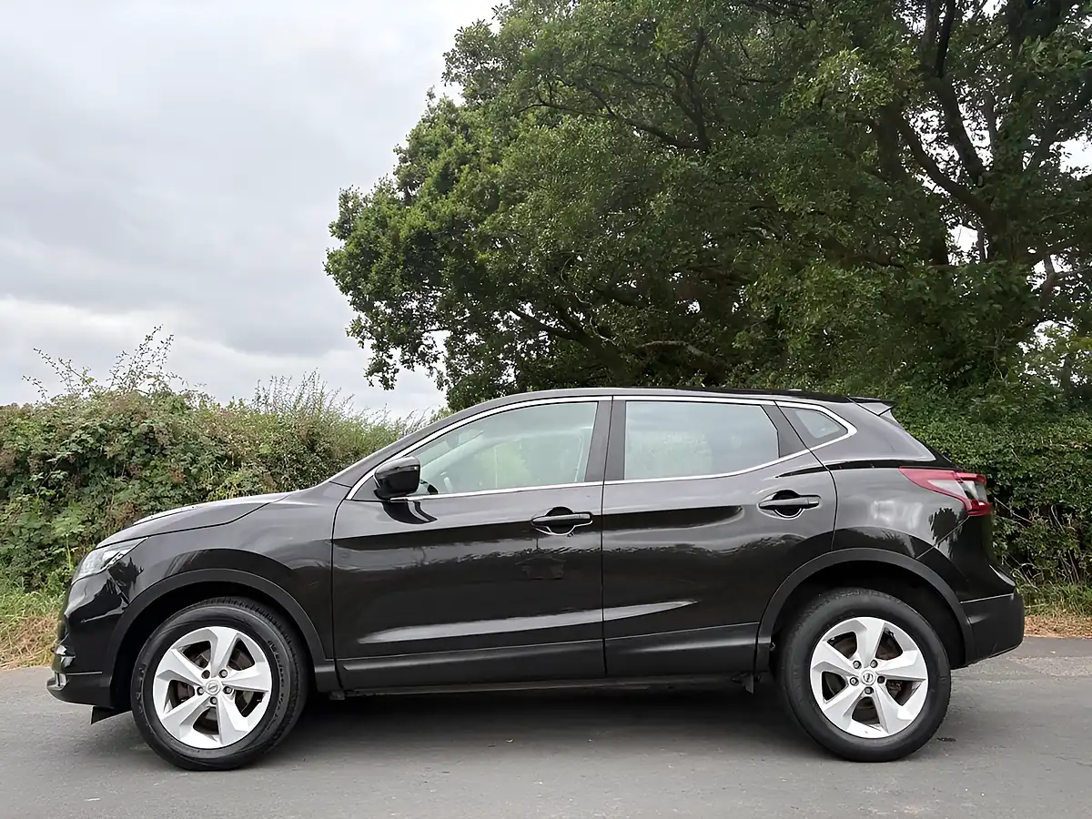 Used 2021 Nissan Qashqai Acenta Premium Black - Interior and Exterior details 4