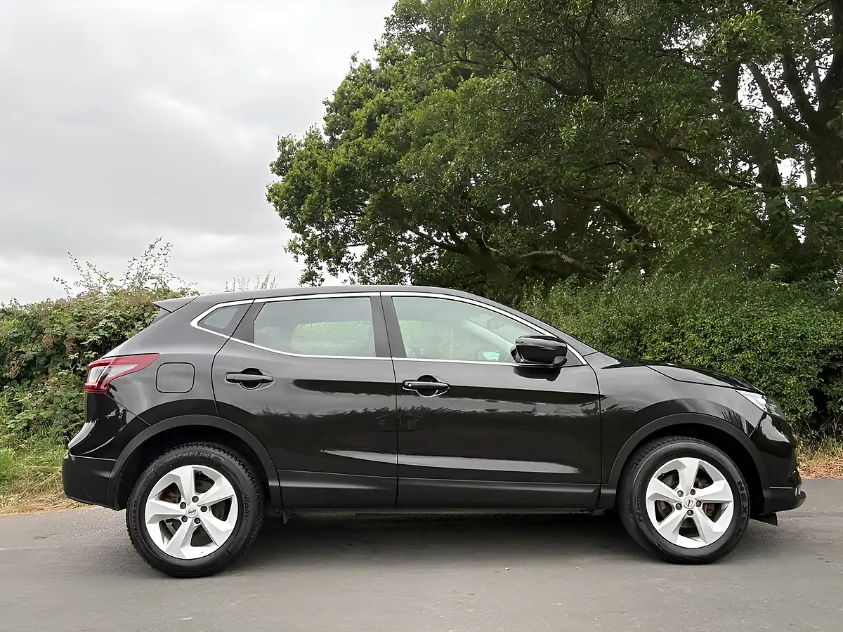 Used 2021 Nissan Qashqai Acenta Premium Black - Interior and Exterior details 5
