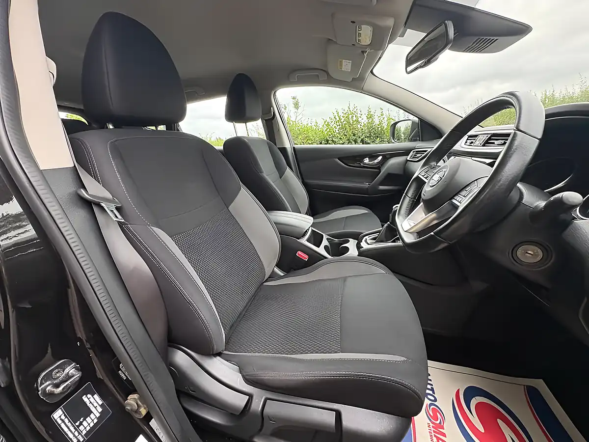 Used 2021 Nissan Qashqai Acenta Premium Black - Interior and Exterior details 9