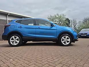 Used 2021 Nissan Qashqai Acenta Premium Blue - Interior and Exterior details 6