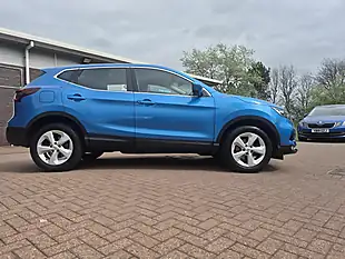 Used 2021 Nissan Qashqai Acenta Premium Blue - Interior and Exterior details 7