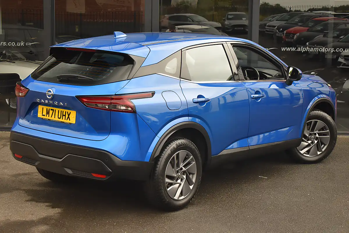 Used 2021 Nissan Qashqai Acenta Premium Magnetic Blue - Interior and Exterior details 5