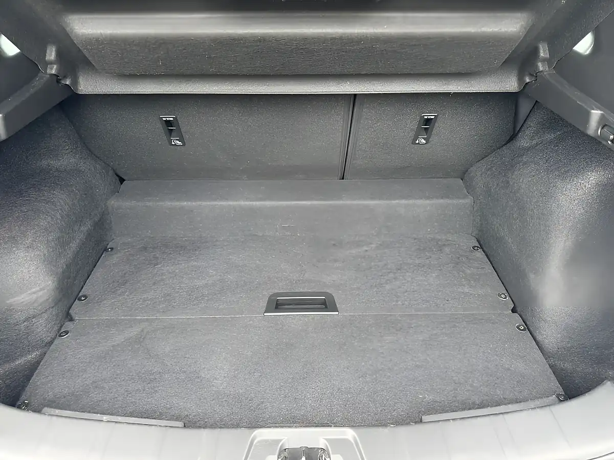 Used 2021 Nissan Qashqai Acenta Premium White - Interior and Exterior details 10