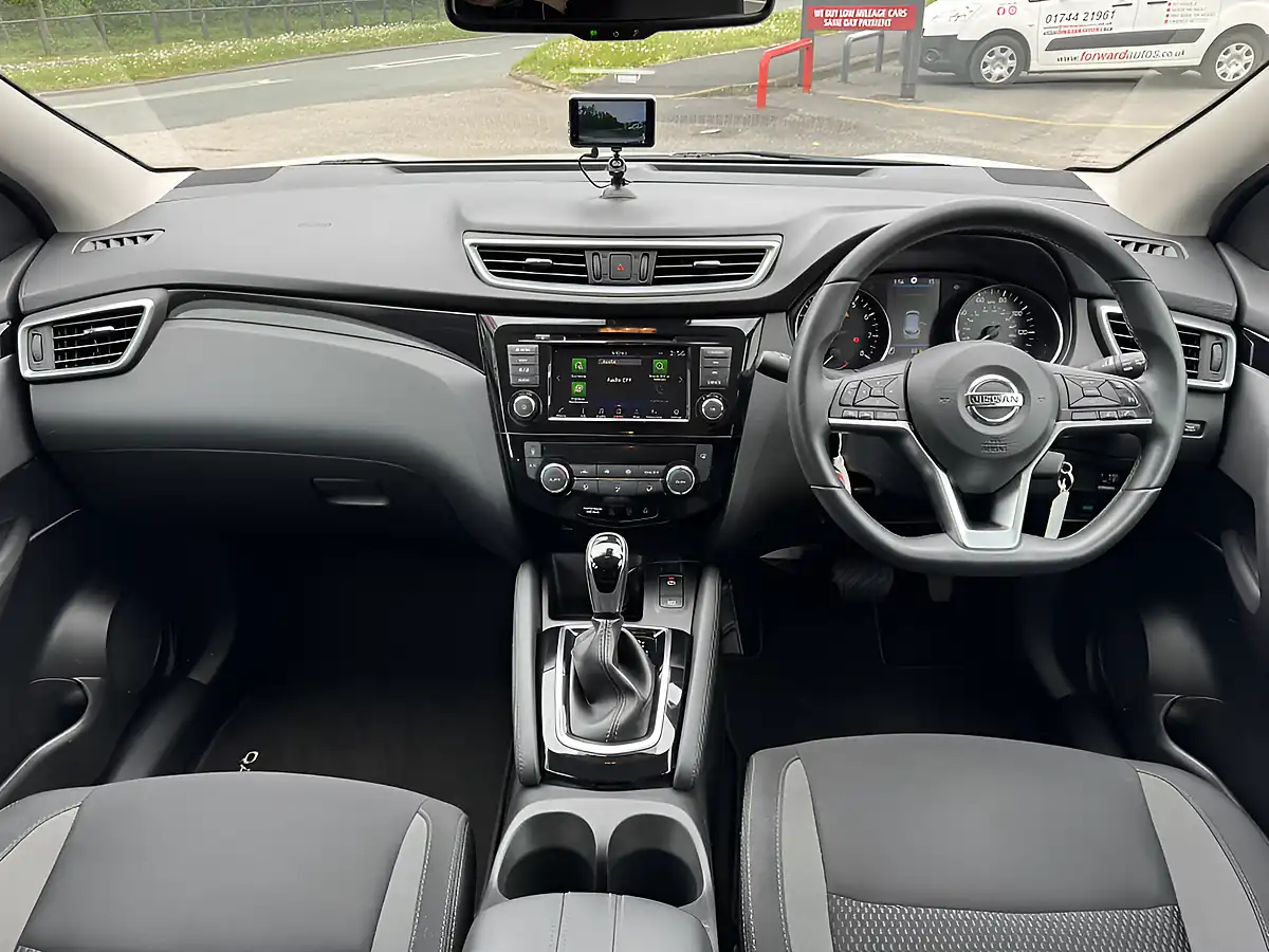Used 2021 Nissan Qashqai Acenta Premium White - Interior and Exterior details 6