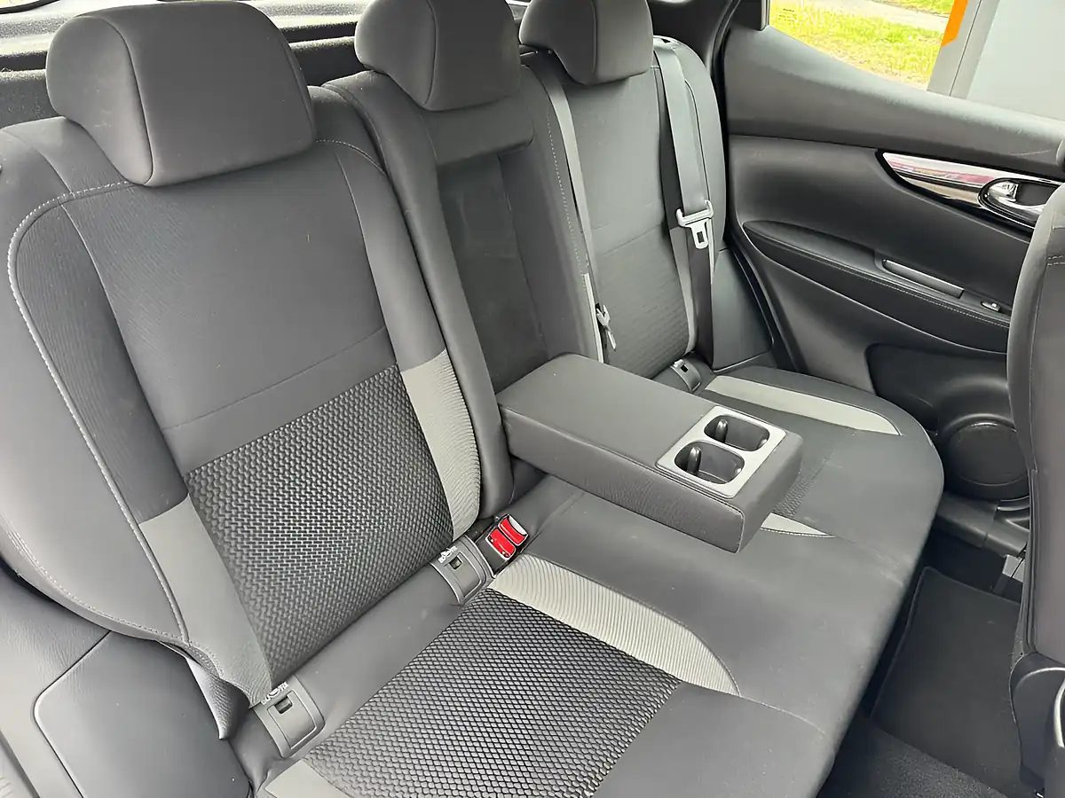 Used 2021 Nissan Qashqai Acenta Premium White - Interior and Exterior details 9