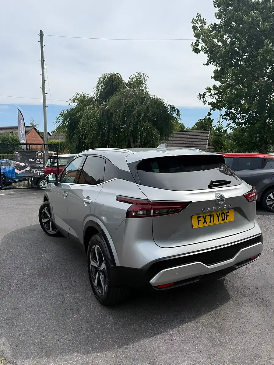 Used 2021 Nissan Qashqai N-Connecta Silver - Interior and Exterior details 3
