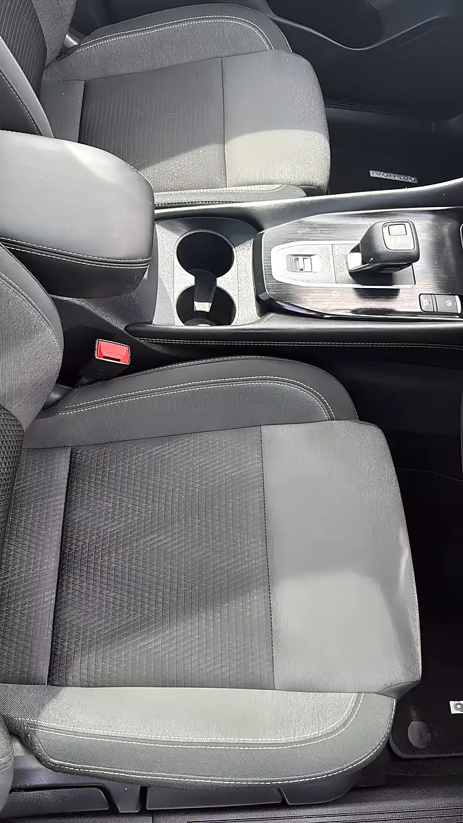 Used 2021 Nissan Qashqai N-Connecta Silver - Interior and Exterior details 9