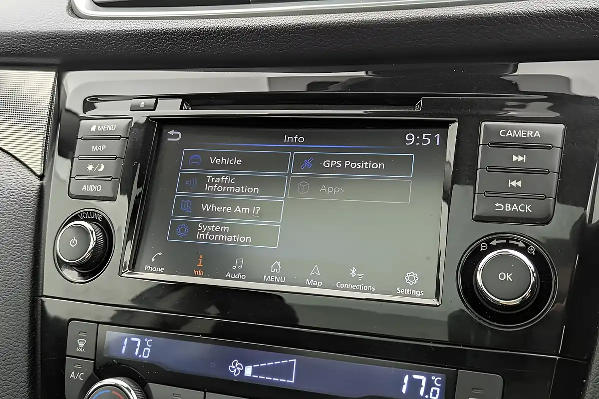 Used 2021 Nissan Qashqai N-Motion Black - Interior and Exterior details 15