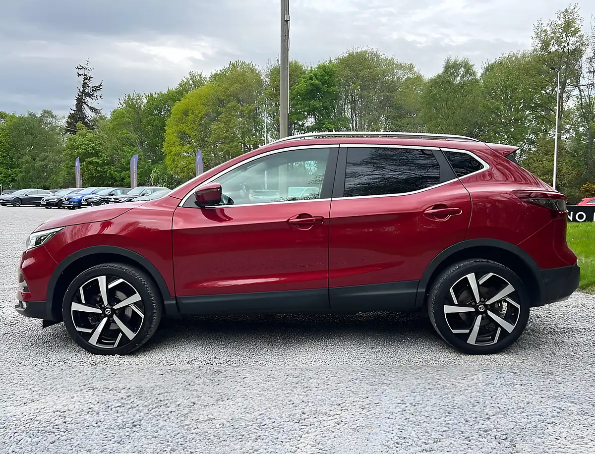 Used 2021 Nissan Qashqai N-Motion Magnetic Red - Interior and Exterior details 6