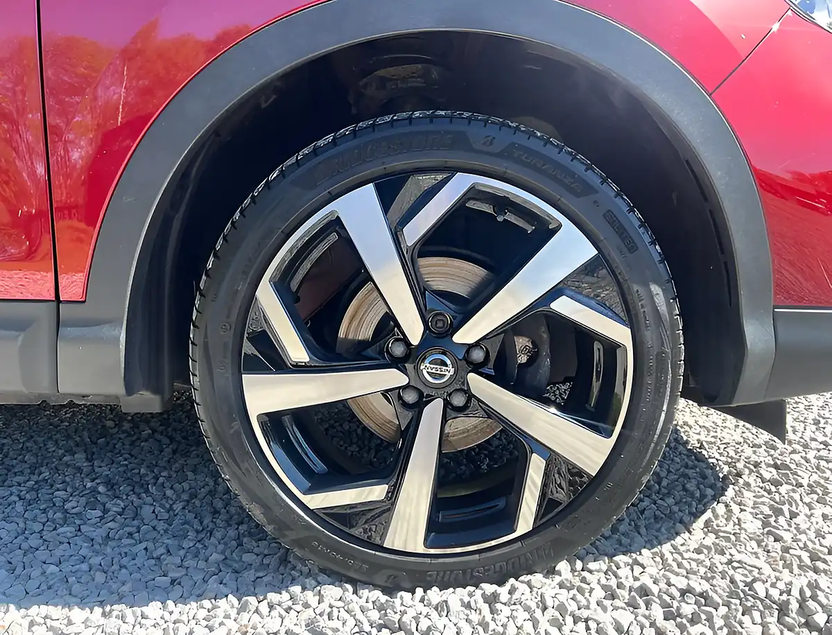Used 2021 Nissan Qashqai N-Motion Magnetic Red - Interior and Exterior details 9