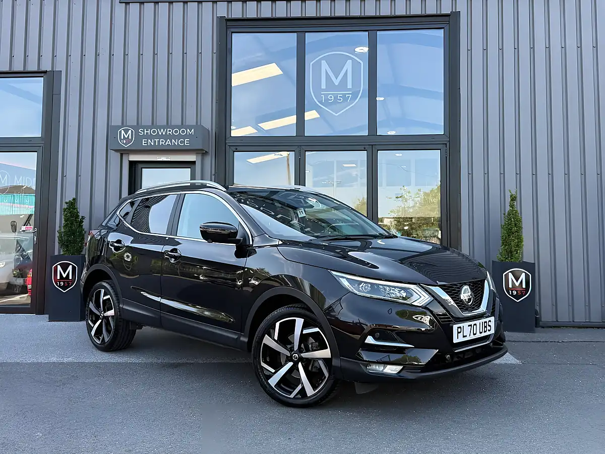 Used 2021 Nissan Qashqai N-Motion Pearl Black - Front View