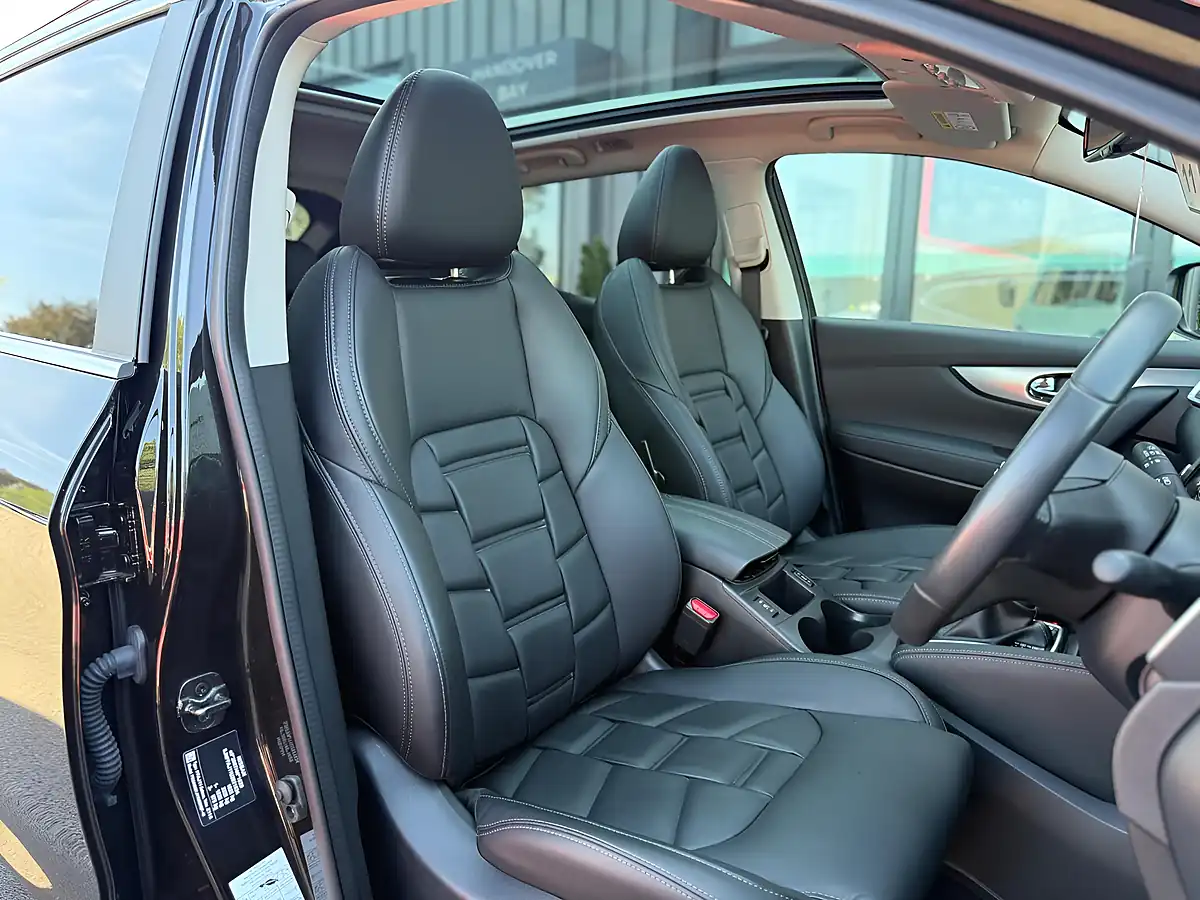 Used 2021 Nissan Qashqai N-Motion Pearl Black - Interior and Exterior details 10