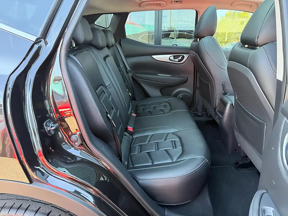 Used 2021 Nissan Qashqai N-Motion Pearl Black - Interior and Exterior details 14
