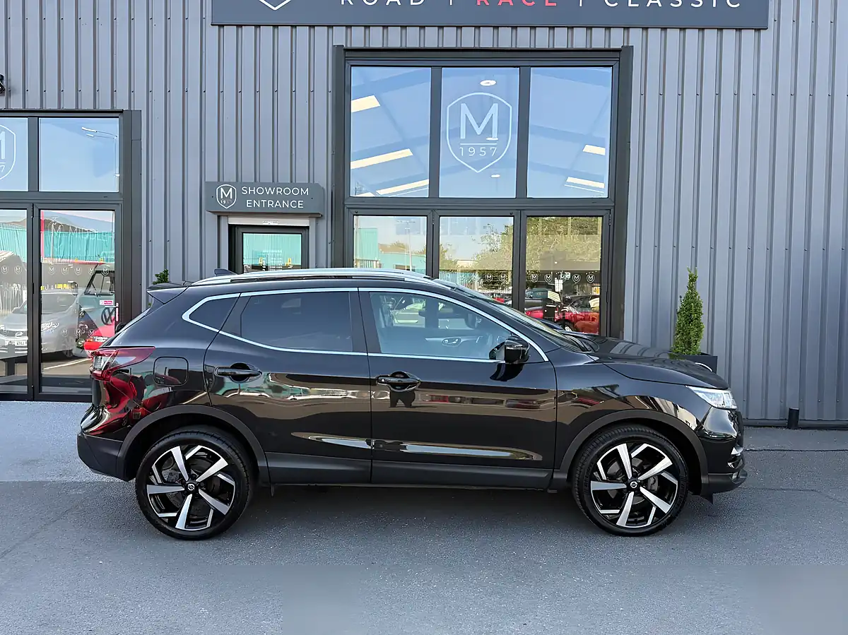 Used 2021 Nissan Qashqai N-Motion Pearl Black - Interior and Exterior details 9