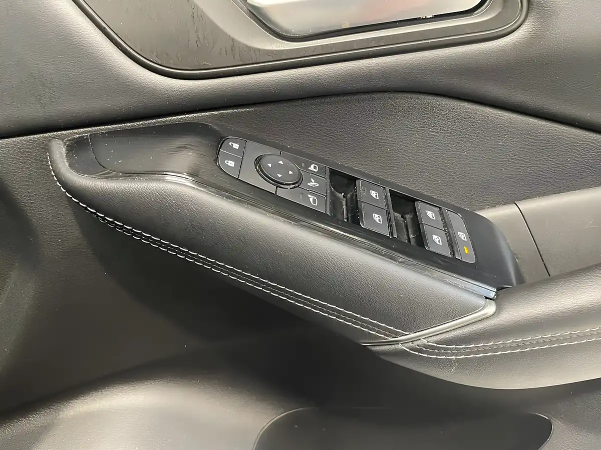 Used 2021 Nissan Qashqai Premiere Edition Black - Interior and Exterior details 17