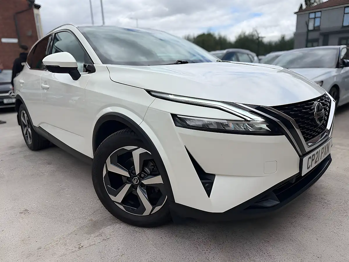 Used 2021 Nissan Qashqai Premiere Edition White - Front View