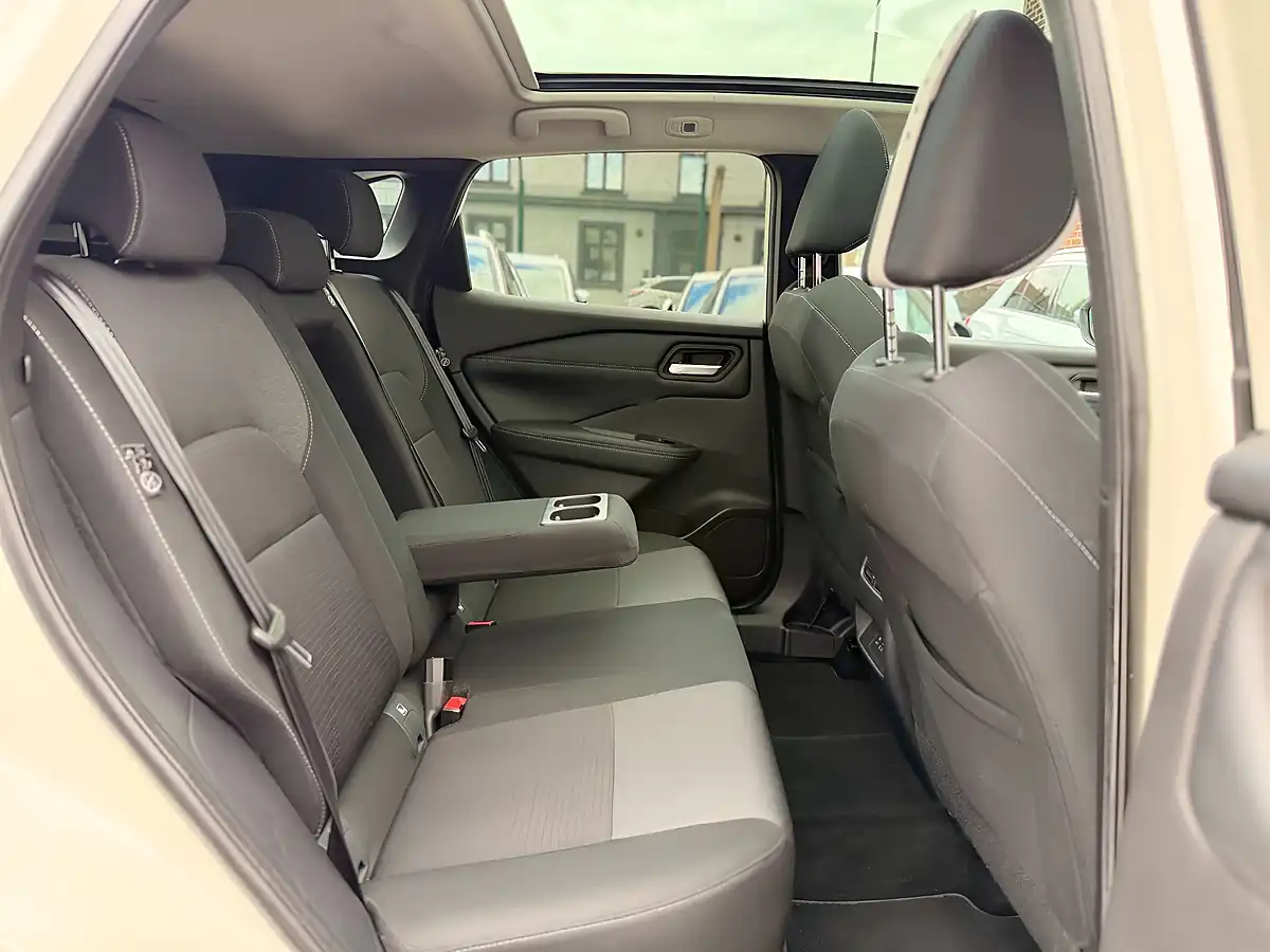 Used 2021 Nissan Qashqai Premiere Edition White - Interior and Exterior details 10