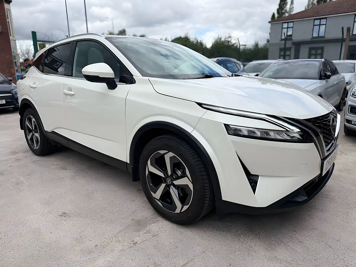 Used 2021 Nissan Qashqai Premiere Edition White - Interior and Exterior details 2