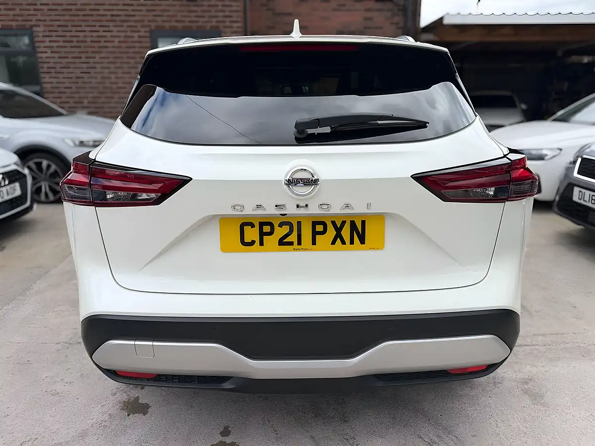 Used 2021 Nissan Qashqai Premiere Edition White - Interior and Exterior details 6