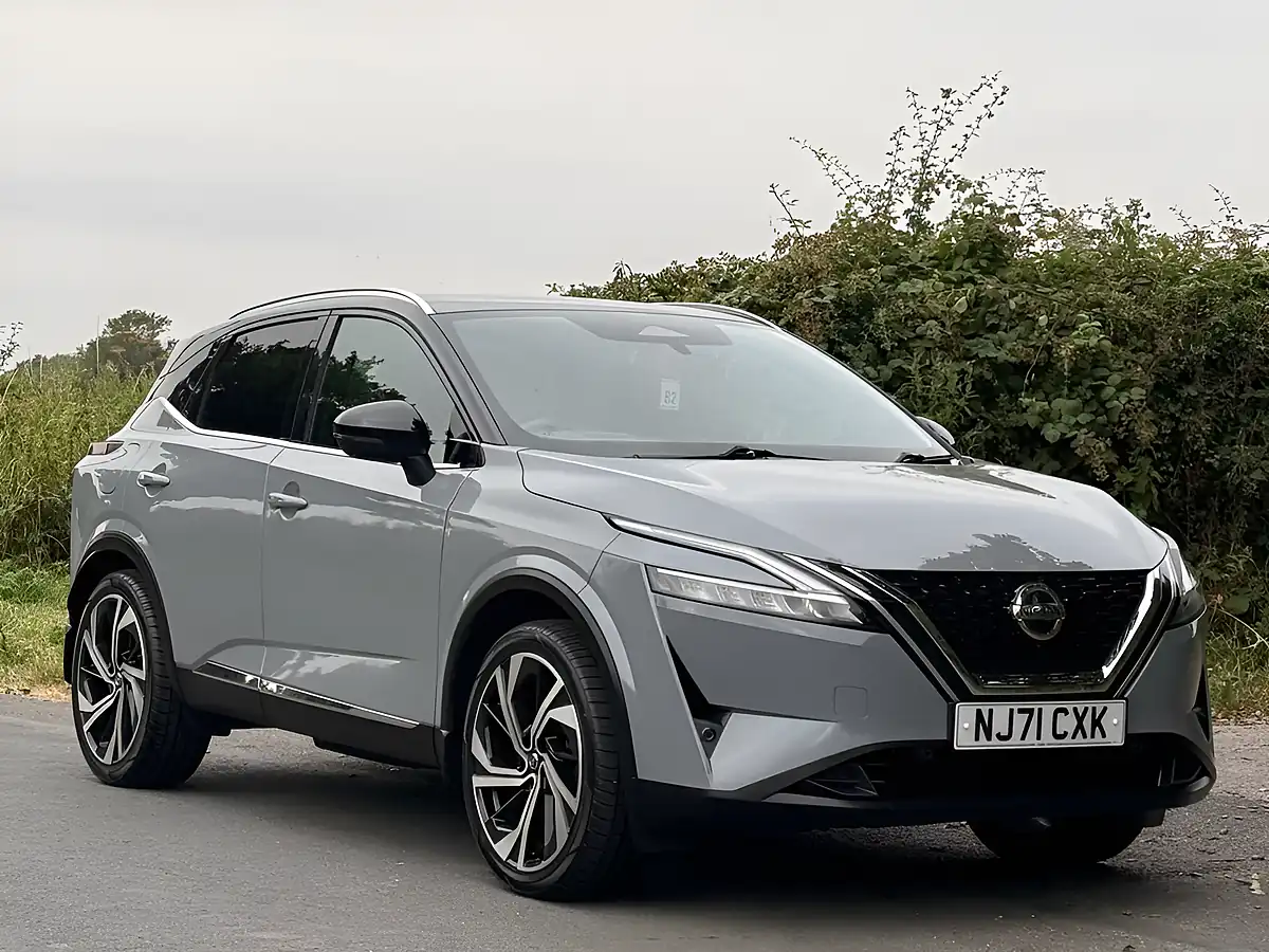 Used 2021 Nissan Qashqai Tekna+ Grey - Front View
