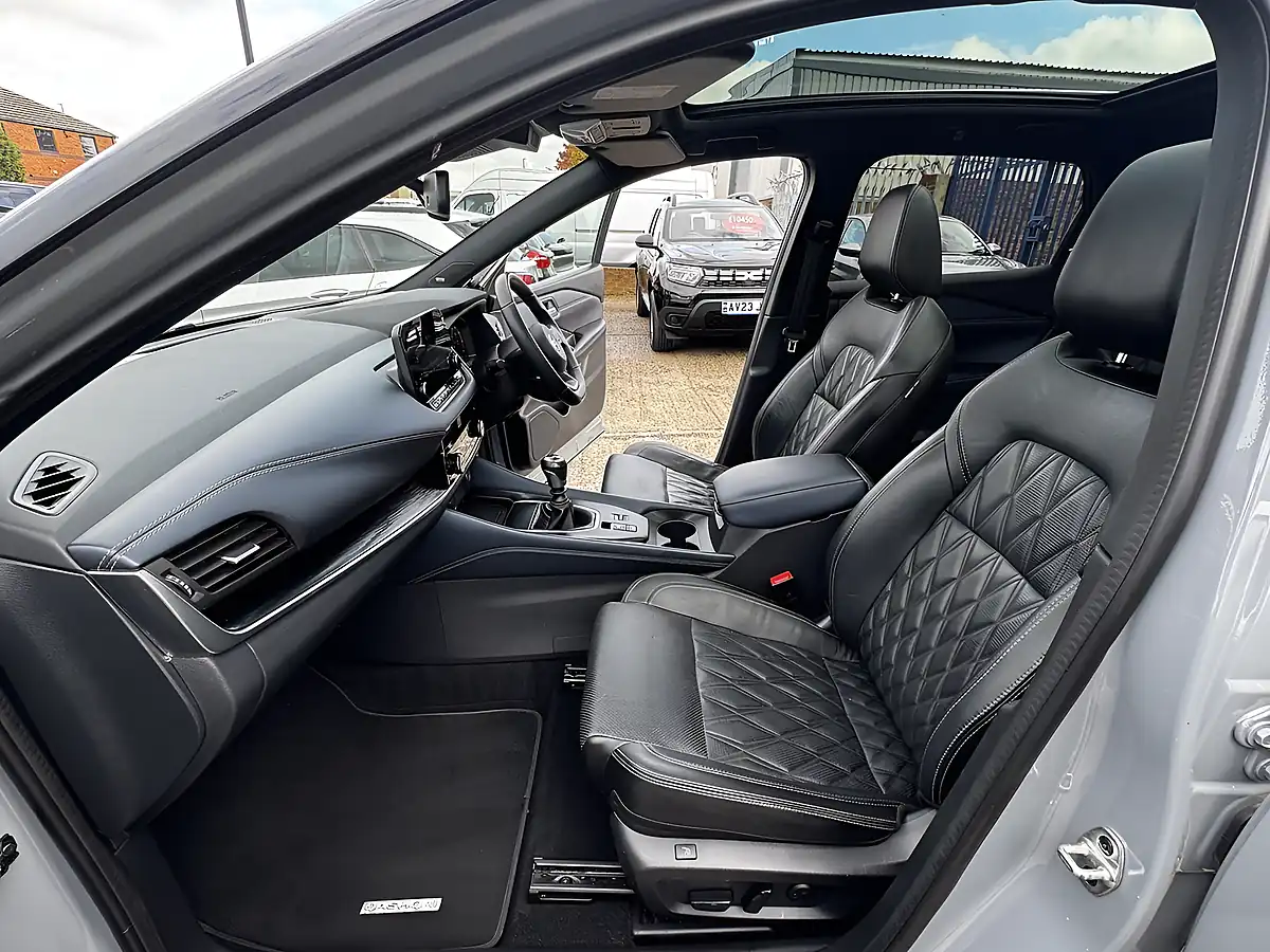 Used 2021 Nissan Qashqai Tekna+ Grey Metallic - Interior and Exterior details 13