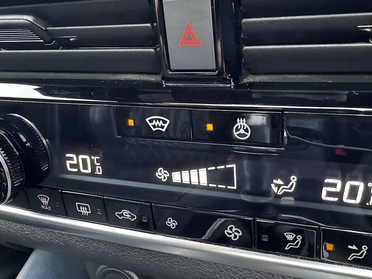 Used 2021 Nissan Qashqai Tekna+ Grey Metallic - Interior and Exterior details 15