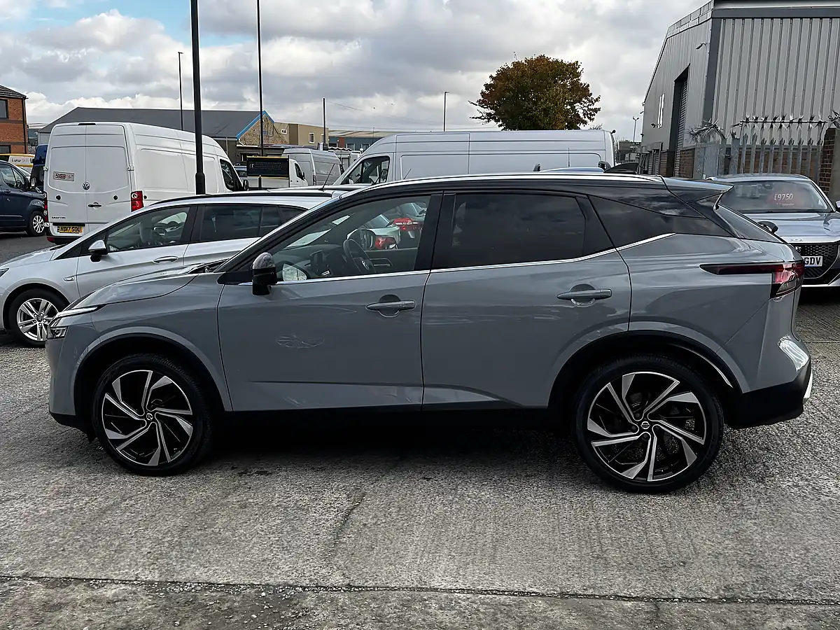 Used 2021 Nissan Qashqai Tekna+ Grey Metallic - Interior and Exterior details 9