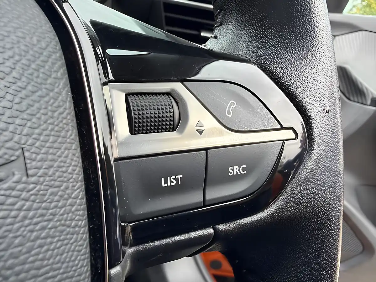 Used 2021 Peugeot 2008 Allure Orange - Interior and Exterior details 12
