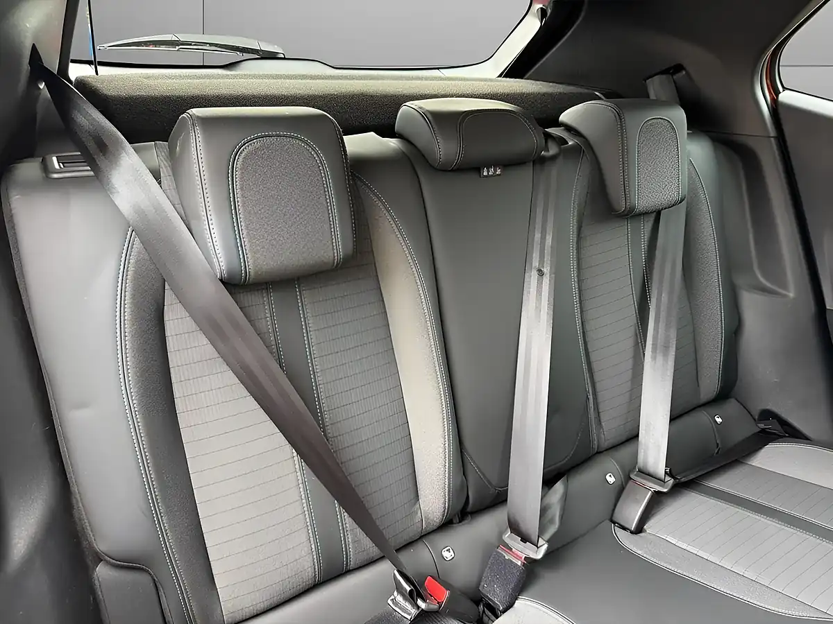 Used 2021 Peugeot 2008 Allure Orange - Interior and Exterior details 17