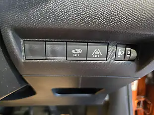 Used 2021 Peugeot 2008 Allure Orange - Interior and Exterior details 16