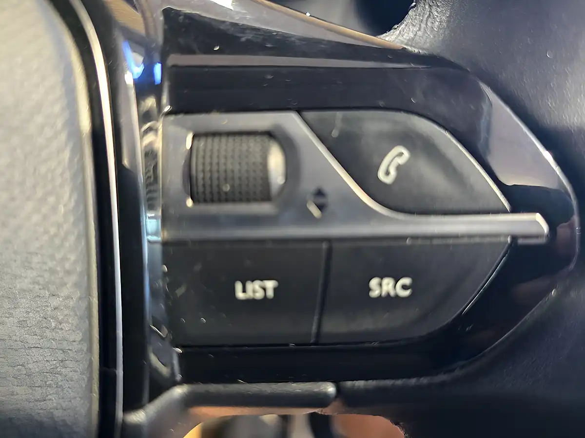 Used 2021 Peugeot 2008 Allure Orange - Interior and Exterior details 17