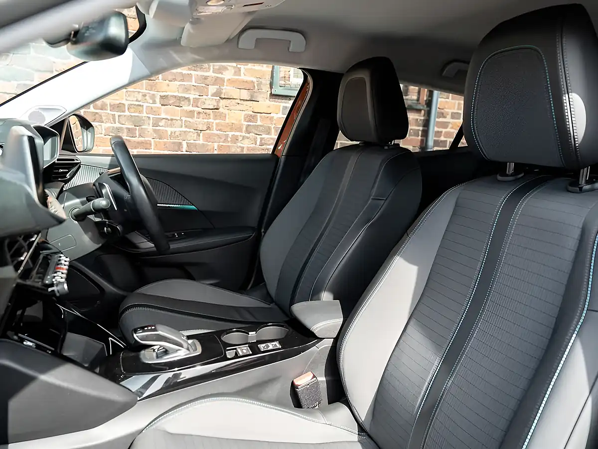 Used 2021 Peugeot 2008 Allure Premium Orange - Interior and Exterior details 8