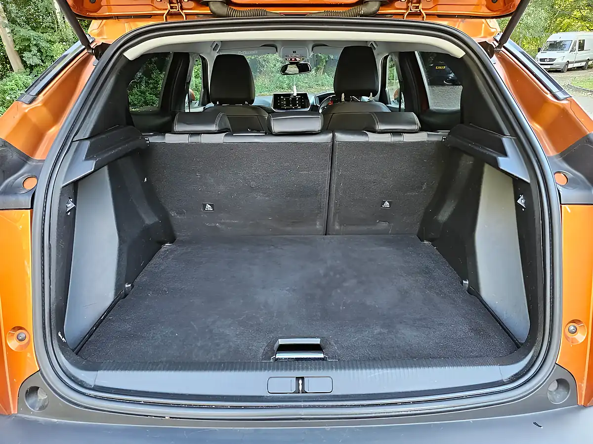 Used 2021 Peugeot 2008 Allure Premium Orange - Interior and Exterior details 17