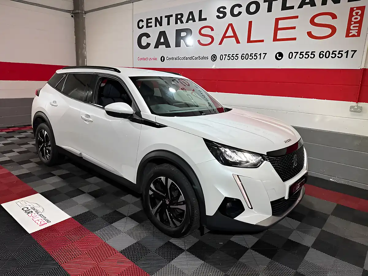 Used 2021 Peugeot 2008 Allure Premium White - Front View