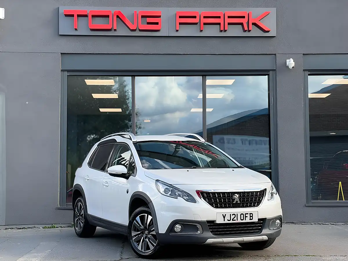 Used 2021 Peugeot 2008 Allure White - Front View