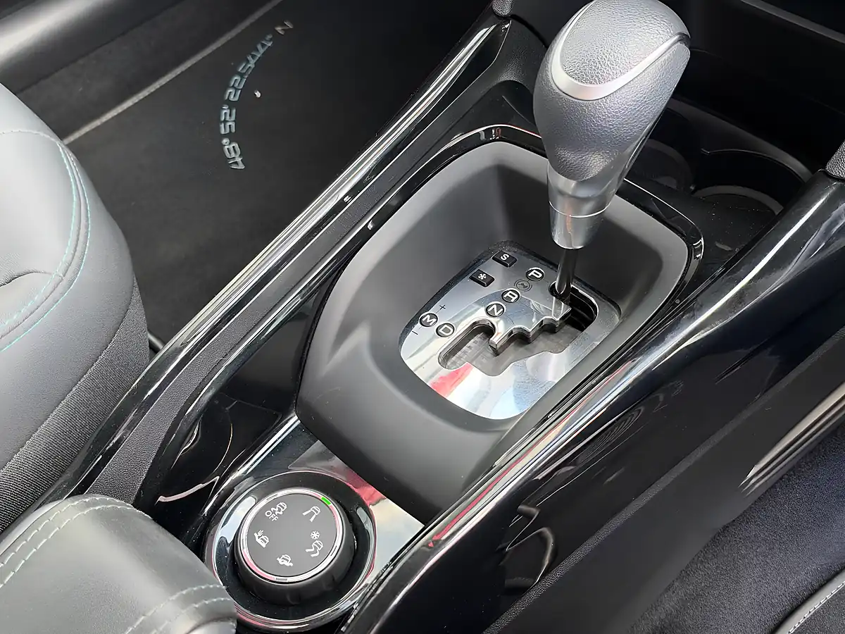 Used 2021 Peugeot 2008 Allure White - Interior and Exterior details 14