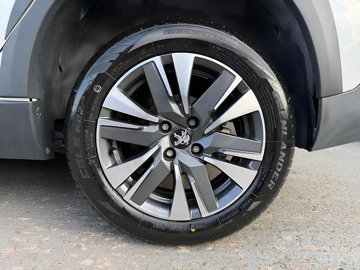Used 2021 Peugeot 2008 Allure White - Interior and Exterior details 19