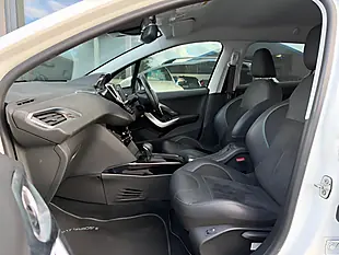 Used 2021 Peugeot 2008 Allure White - Interior and Exterior details 4
