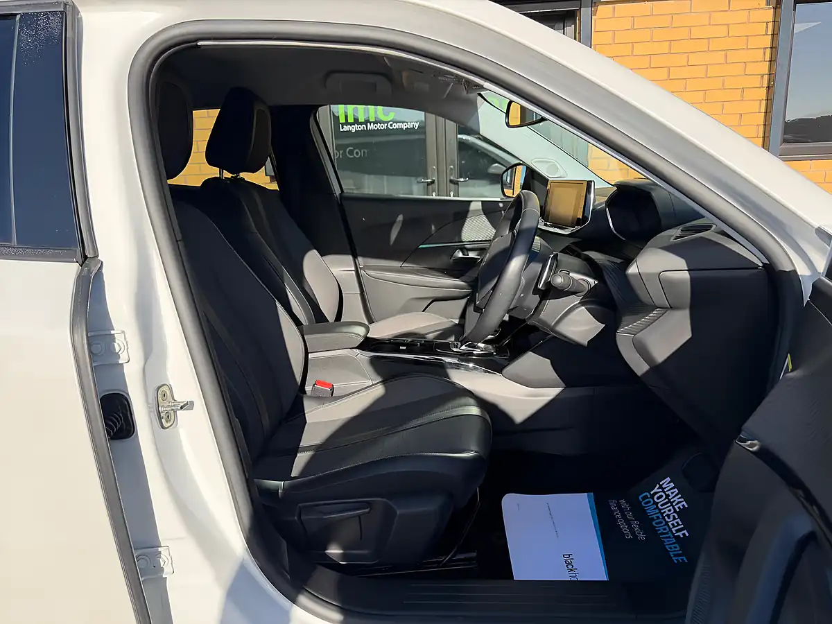Used 2021 Peugeot 2008 Allure White - Interior and Exterior details 14
