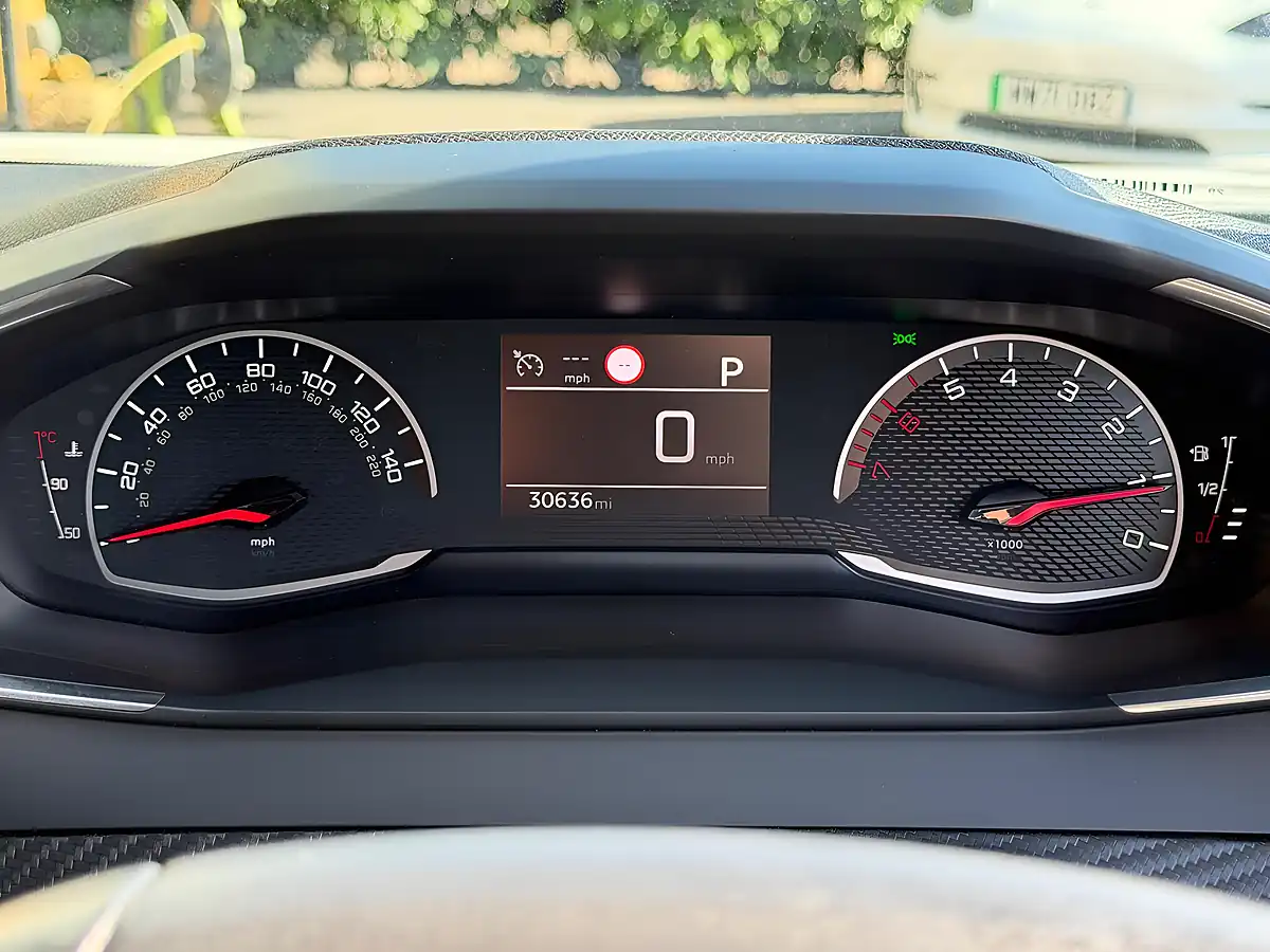 Used 2021 Peugeot 2008 Allure White - Interior and Exterior details 20