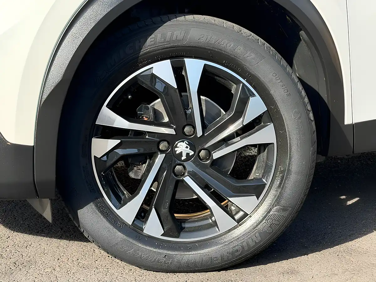 Used 2021 Peugeot 2008 Allure White - Interior and Exterior details 5
