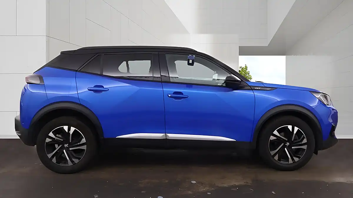 Used 2021 Peugeot 2008 GT Blue - Interior and Exterior details 11