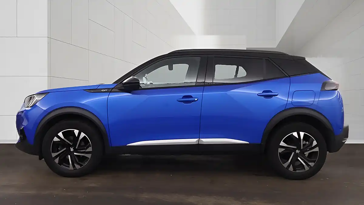 Used 2021 Peugeot 2008 GT Blue - Interior and Exterior details 12