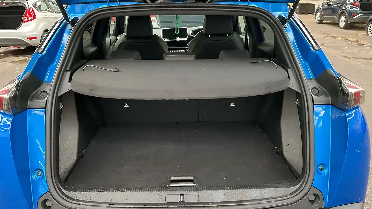 Used 2021 Peugeot 2008 GT Blue - Interior and Exterior details 16