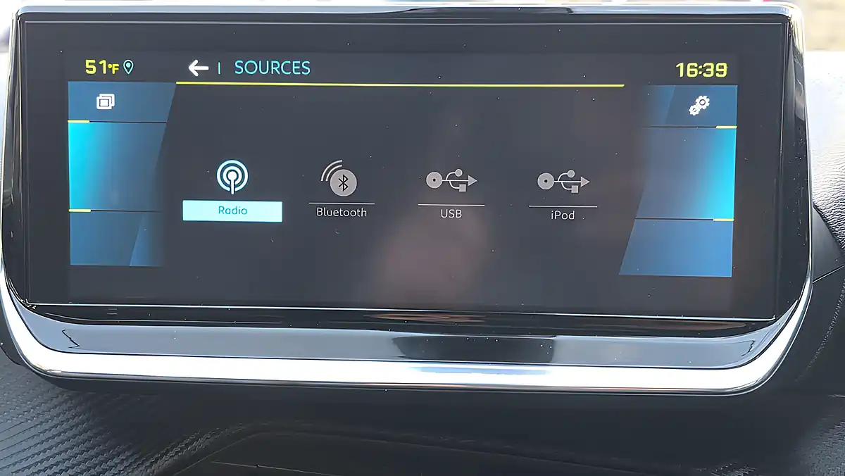 Used 2021 Peugeot 2008 GT Grey - Interior and Exterior details 16