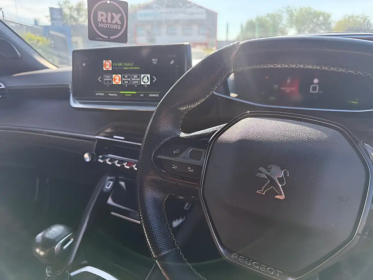Used 2021 Peugeot 2008 GT Orange - Interior and Exterior details 13